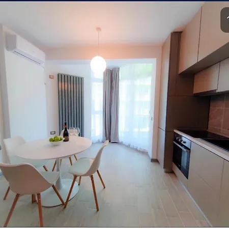 Bea On The -mamaia Nord Apartment Navodari