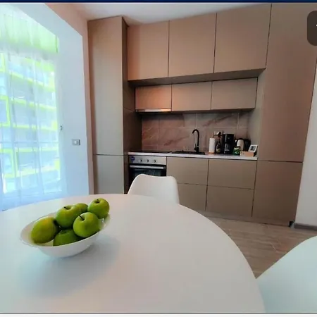 Bea On The -mamaia Nord